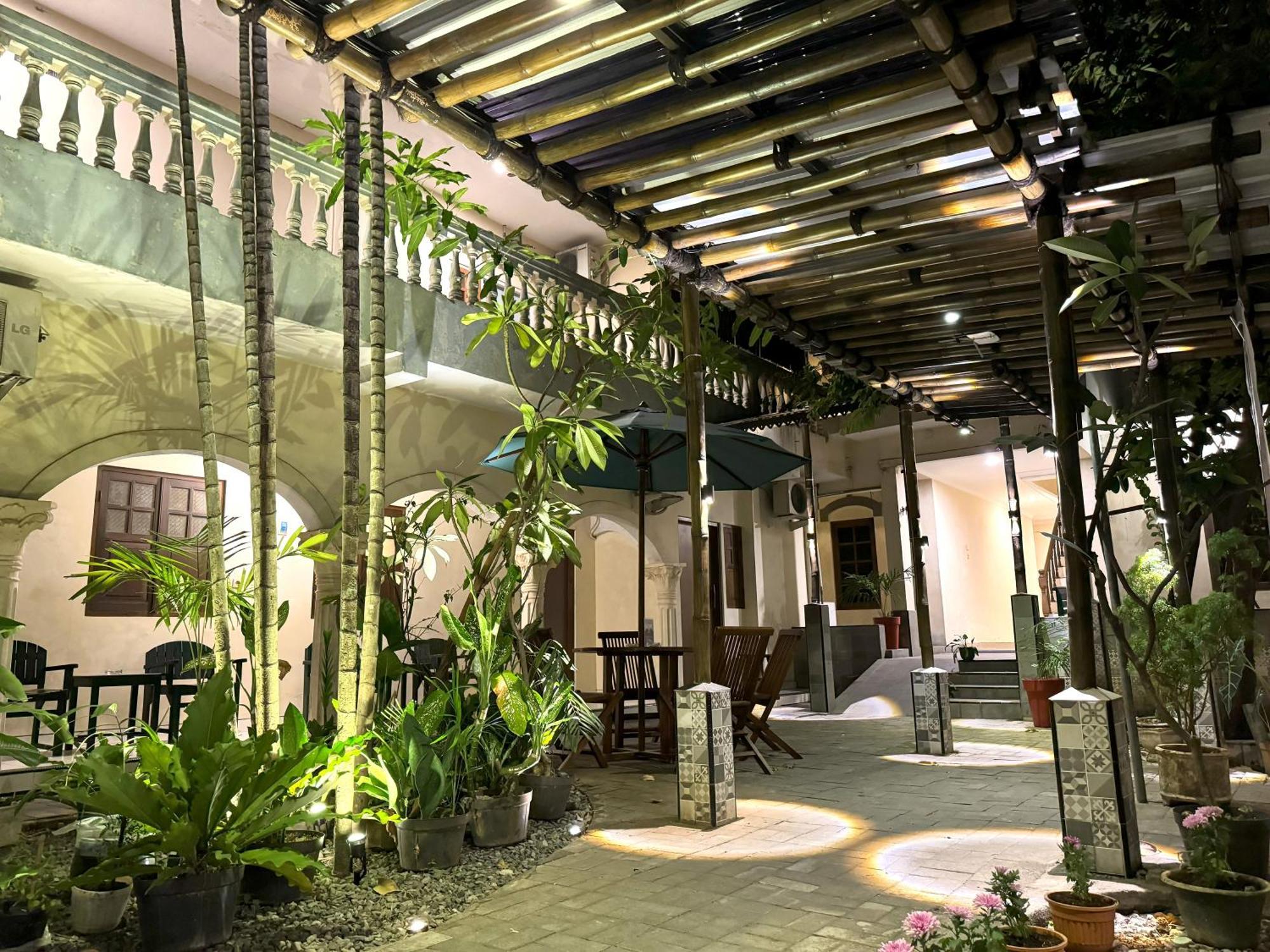 The Raden Patah Heritage Kota Lama Semarang Esterno foto