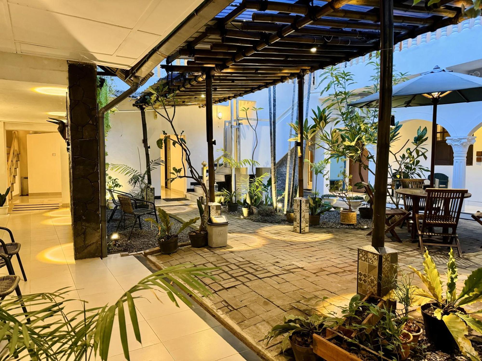 The Raden Patah Heritage Kota Lama Semarang Esterno foto